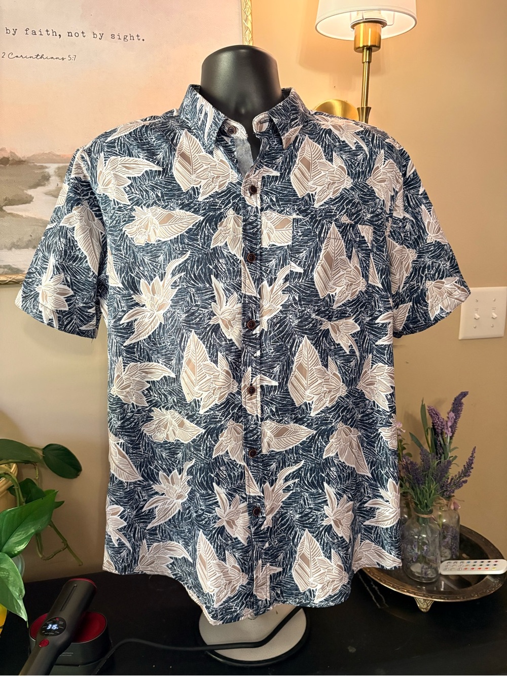 Men's Navy Floral Short-Sleeve Button-Down Shirt